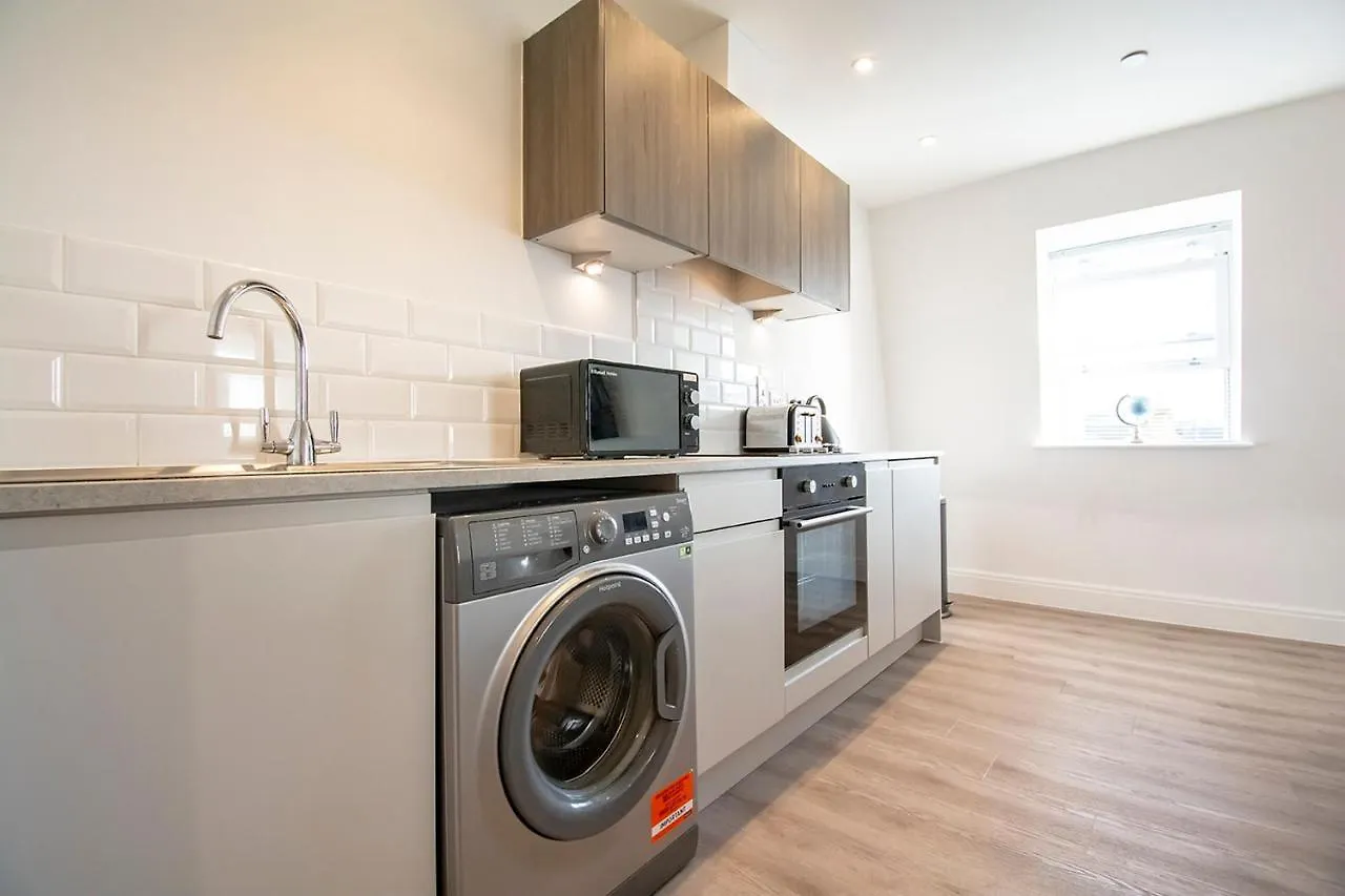 Modern 1 Bed Flat 2 Mins Walk From Restaurants Bars Clubs & Beach! Wow! Apartment Bournemouth
