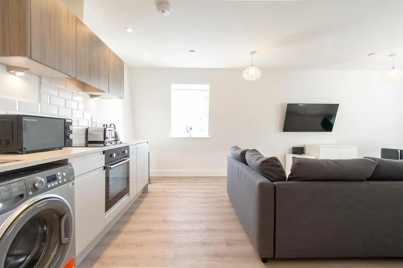 Modern 1 Bed Flat 2 Mins Walk From Restaurants Bars Clubs & Beach! Wow! Apartment Bournemouth